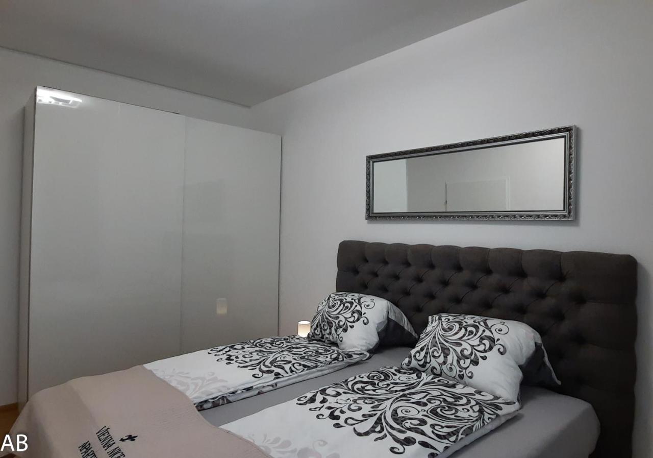 Superior Apartment & Rooftop Pool Wien Eksteriør bilde